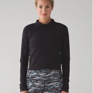 ~LULULEMON Hill and Valley Black Top~